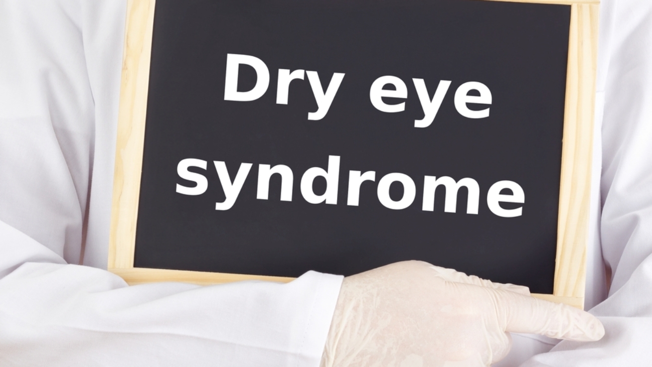 Doctor shows information: dry eye syndrome